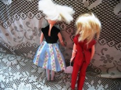 sindy red suit party_05